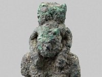 Aeg B 39  Aeg B 39, 26. Dynastie bis Ptolemäerzeit, Oberteil einer Statuette des Horus, Bronze, H 3,8 cm, B 2,5 cm, T 2,0 cm, : Bestandskatalog Ägypten, Museumsfoto: Claus Cordes